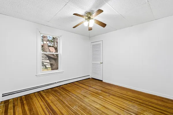 $2,500 | 32 Fall River Avenue, Unit 1, Seekonk, MA 02771