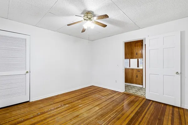 $2,500 | 32 Fall River Avenue, Unit 1, Seekonk, MA 02771