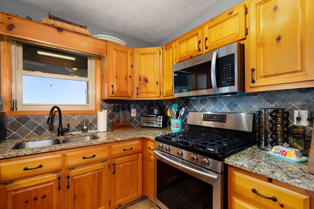 170 Walnut Ridge Ellijay, GA 30536 - Photo 25 of 65 Kitchen with lots of cabinets