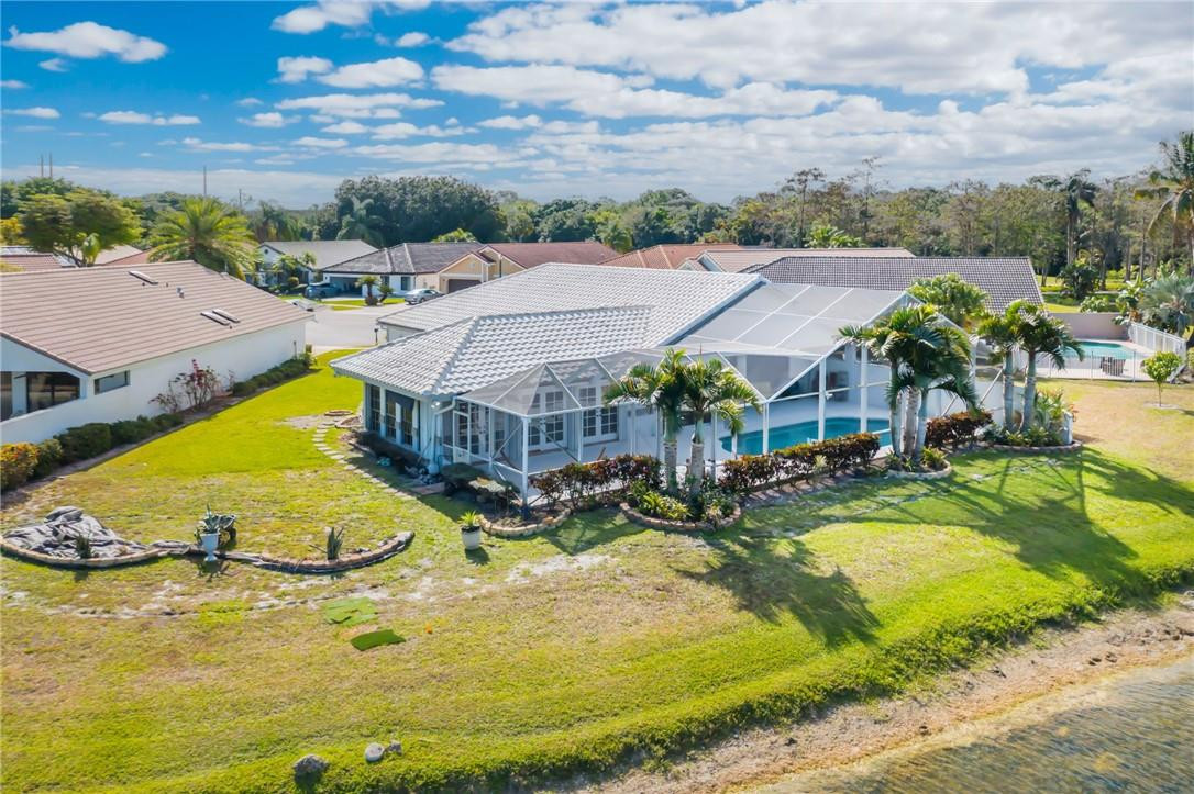 21465 Bridgeview Drive Boca Raton, FL 33428 - Photo 32 of 34 Photo 32