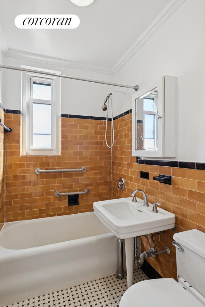 233 West 99th Street, Unit 17B Manhattan, NY 10025 - Photo 7 of 8