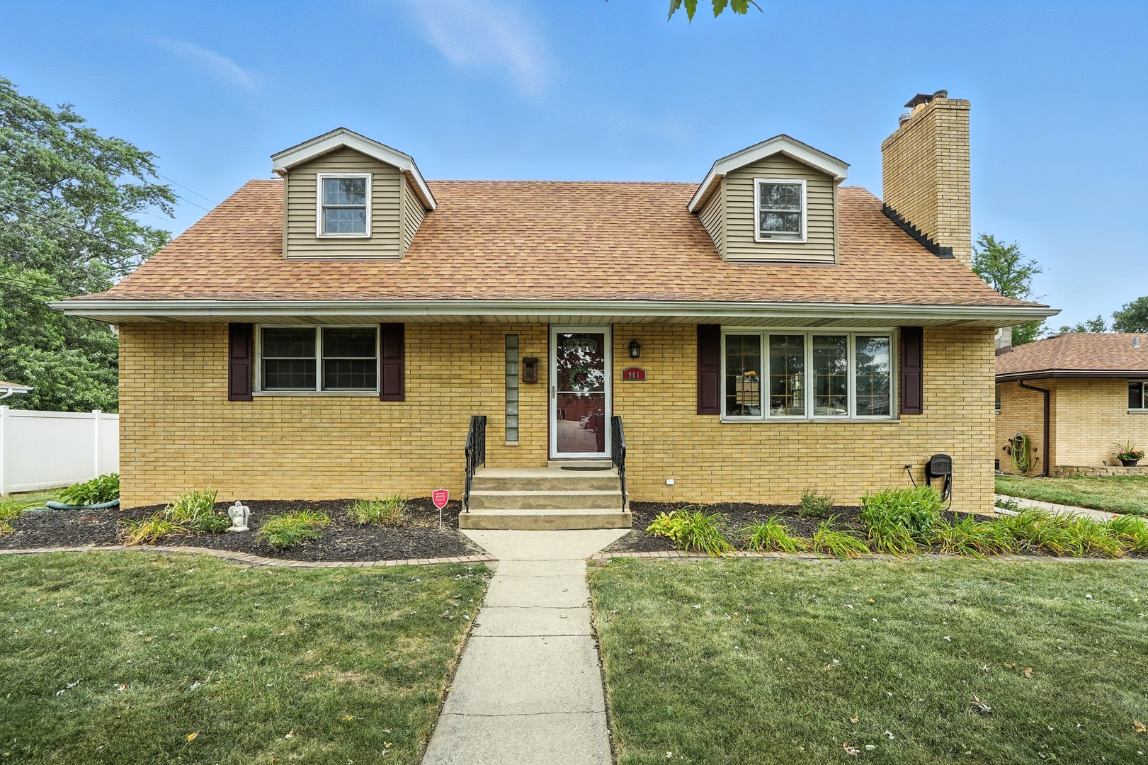 901 Ridgeway Avenue Munster, IN 46321 - Photo 1 of 32 Gallery Image 1