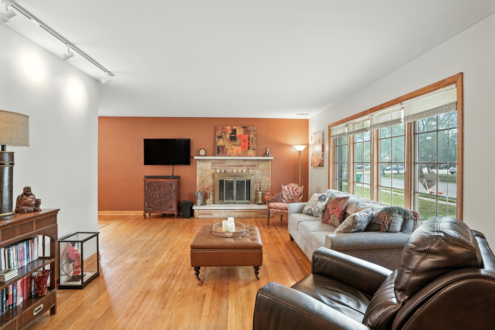 901 Ridgeway Avenue Munster, IN 46321 - Photo 3 of 32 Gallery Image 3