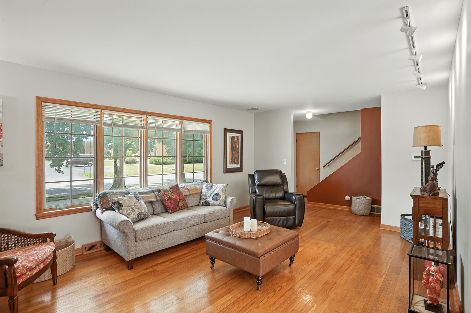 901 Ridgeway Avenue Munster, IN 46321 - Photo 4 of 32 Gallery Image 4
