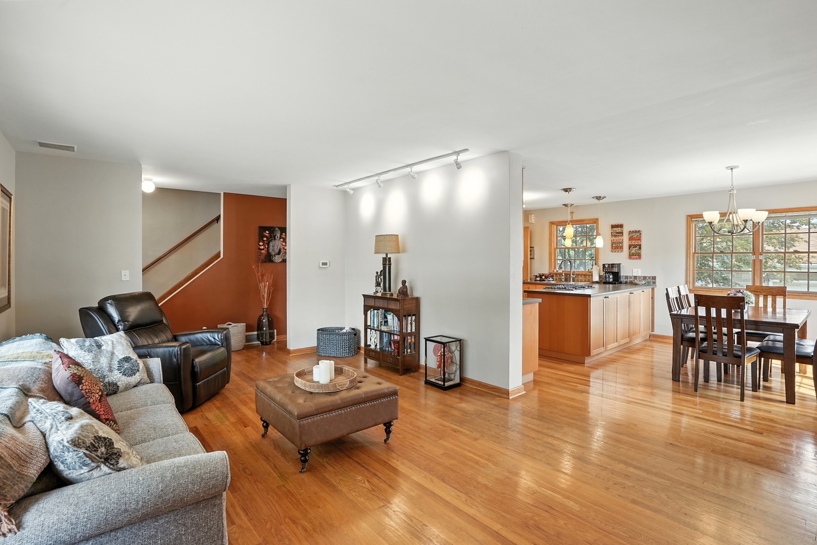 901 Ridgeway Avenue Munster, IN 46321 - Photo 5 of 32 Gallery Image 5