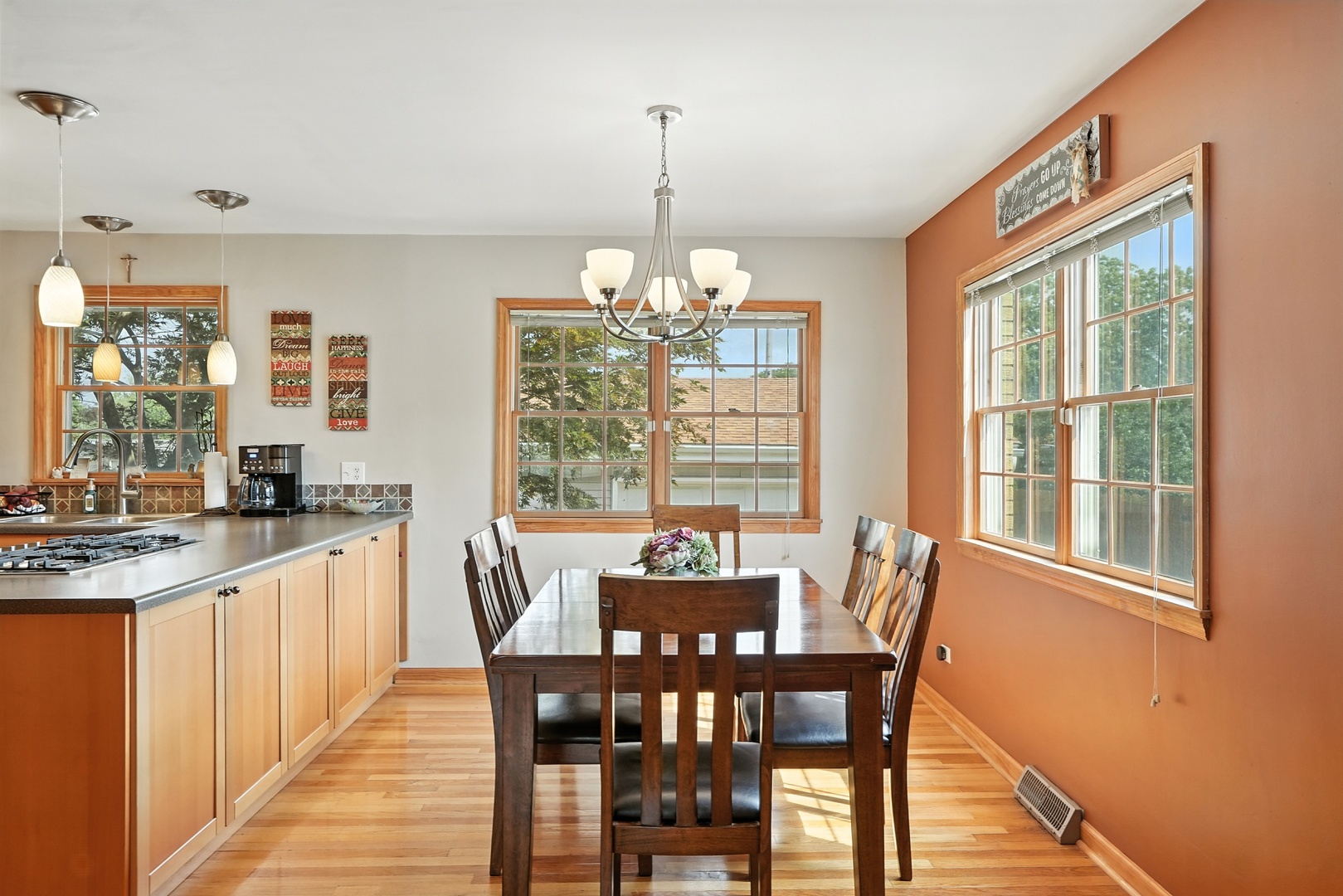 901 Ridgeway Avenue Munster, IN 46321 - Photo 6 of 32 Gallery Image 6