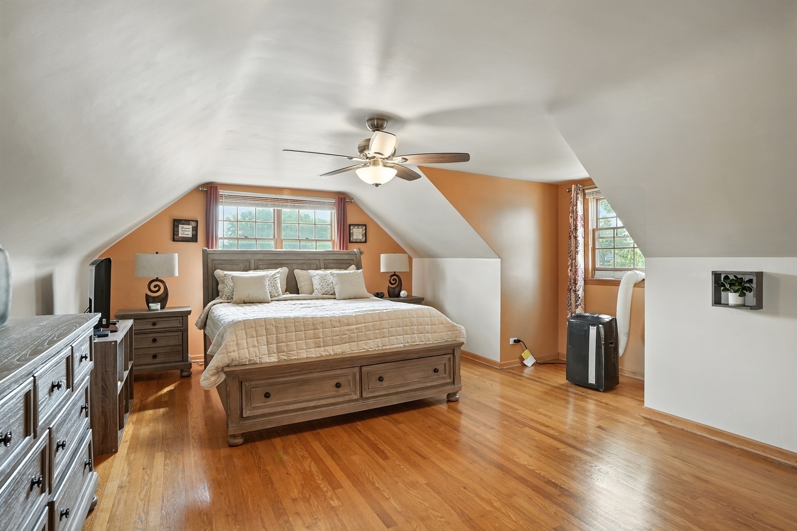 901 Ridgeway Avenue Munster, IN 46321 - Photo 10 of 32 Gallery Image 10