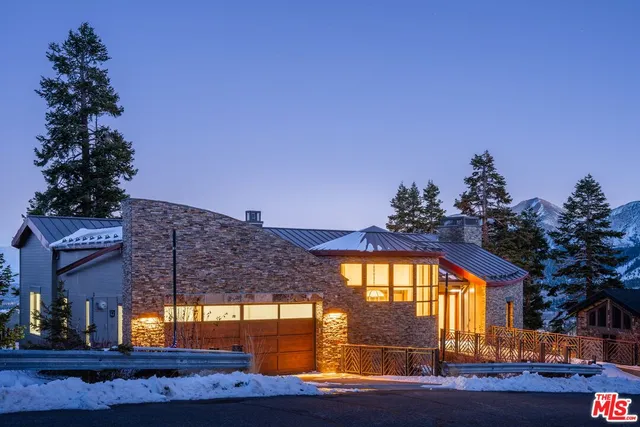 a view of a large building