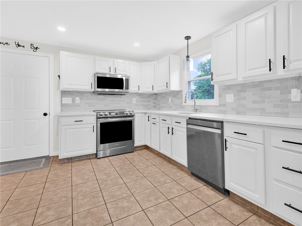 2 Brookfield Road Coventry, RI 02816 - Photo 19 of 43