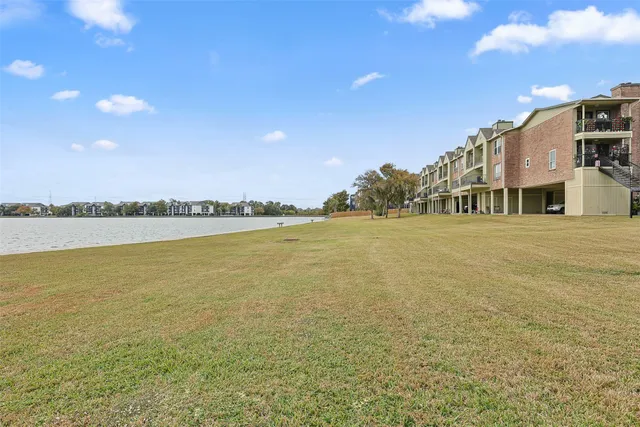 $160,000 | 18800 Egret Bay Boulevard, Unit 102, Webster, TX 77058