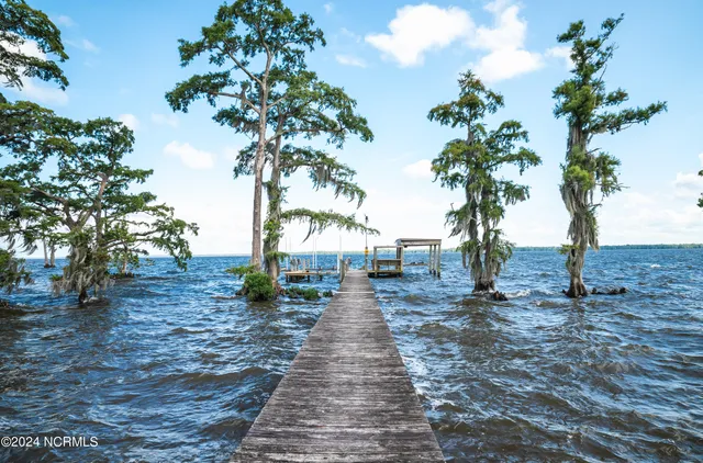 $750,000 | 446 Batchelor Bay Drive, Windsor, NC 27983