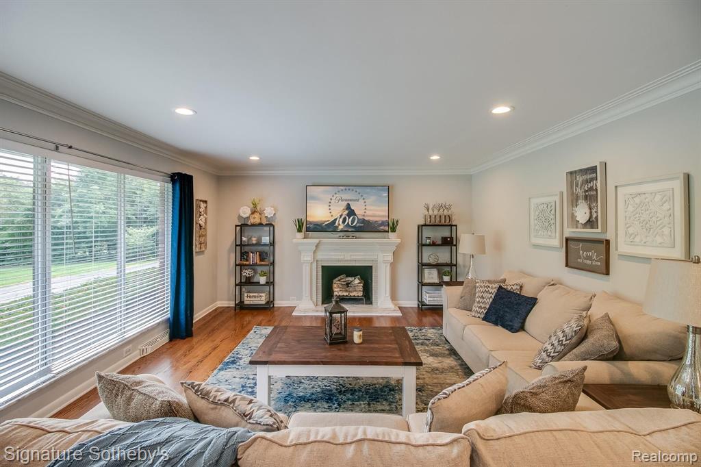 4840 Stoneleigh Road Bloomfield Hills, MI 48302 - Photo 5 of 41