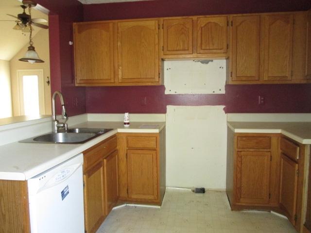 1055 Misty Ridge Lane Montvale, VA 24122 - Photo 7 of 24 Kitchen