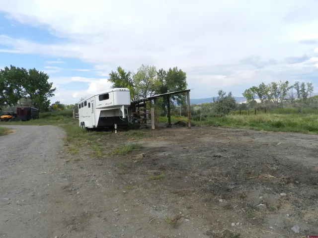a view of outdoor space with city view