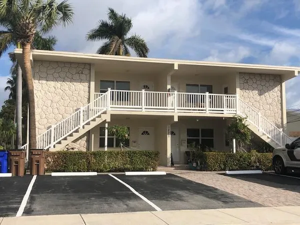 $2,400 | 1221 Southeast 3rd Street, Unit 4, Deerfield Beach, FL 33441