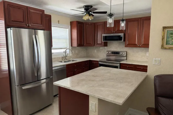 $2,400 | 1221 Southeast 3rd Street, Unit 4, Deerfield Beach, FL 33441