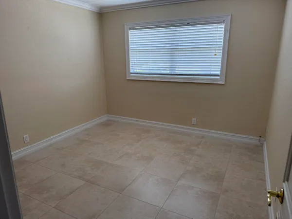 $2,400 | 1221 Southeast 3rd Street, Unit 4, Deerfield Beach, FL 33441