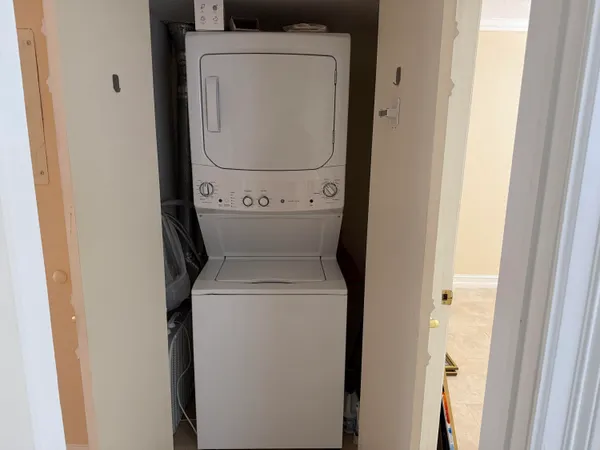 $2,400 | 1221 Southeast 3rd Street, Unit 4, Deerfield Beach, FL 33441