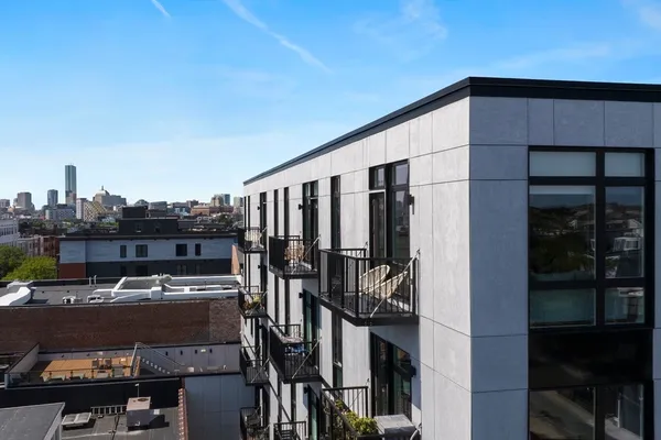 $980,000 | 420 West Broadway, Unit 604, Boston, MA 02127