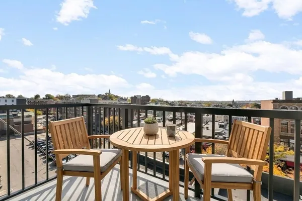$980,000 | 420 West Broadway, Unit 604, Boston, MA 02127