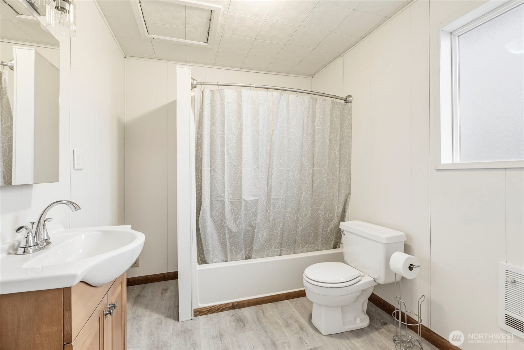 175 Jacobson Road Cathlamet, WA 98612 - Photo 21 of 32 a bathroom with a sink toilet and shower