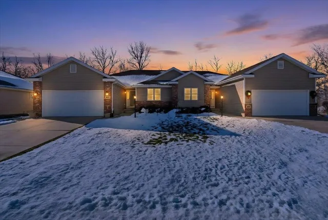 $344,900 | 421 Pine Street, Brooklyn, WI 53521