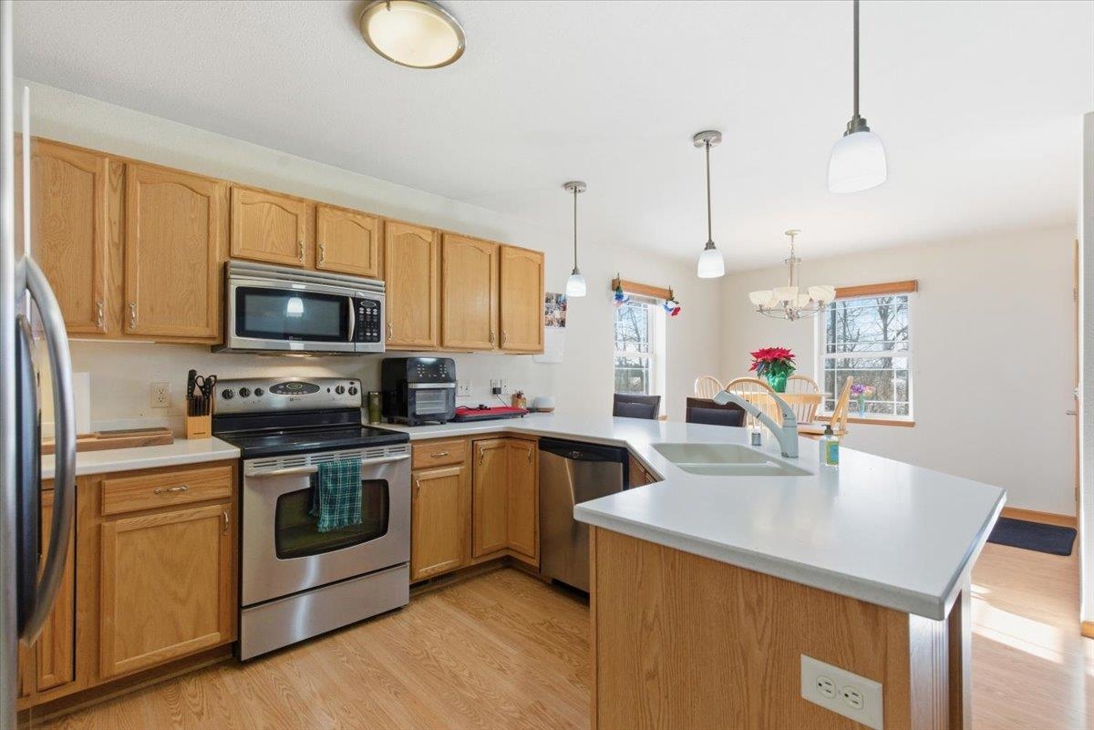 421 Pine Street Brooklyn, WI 53521 - Photo 12 of 46