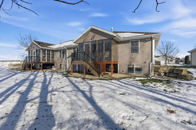 $344,900 | 421 Pine Street, Brooklyn, WI 53521