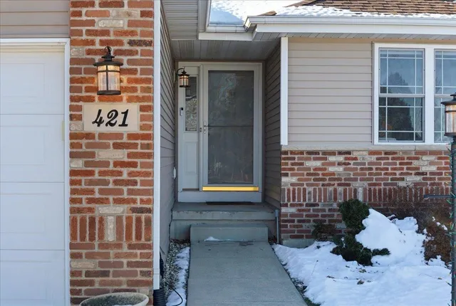 $344,900 | 421 Pine Street, Brooklyn, WI 53521