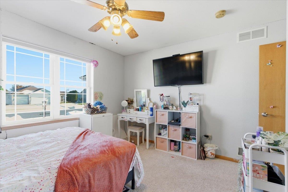 421 Pine Street Brooklyn, WI 53521 - Photo 10 of 46