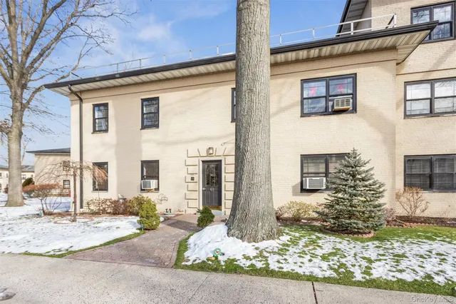 $289,000 | 61 Manchester Road, Unit A21, Eastchester, NY 10709