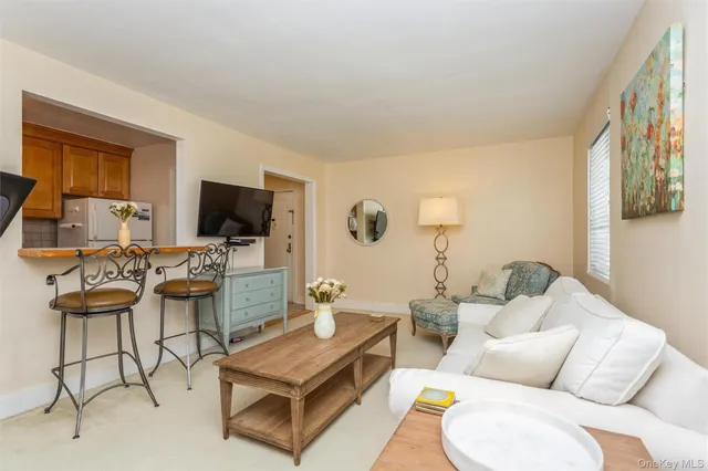 $289,000 | 61 Manchester Road, Unit A21, Eastchester, NY 10709