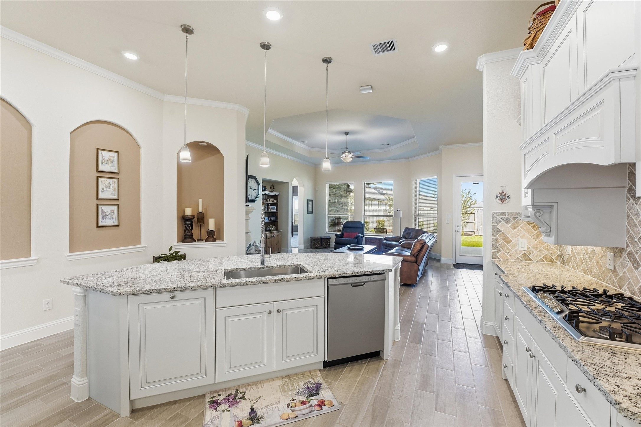 9307 Providence Bend Lane Houston, TX 77365 - Photo 16 of 45