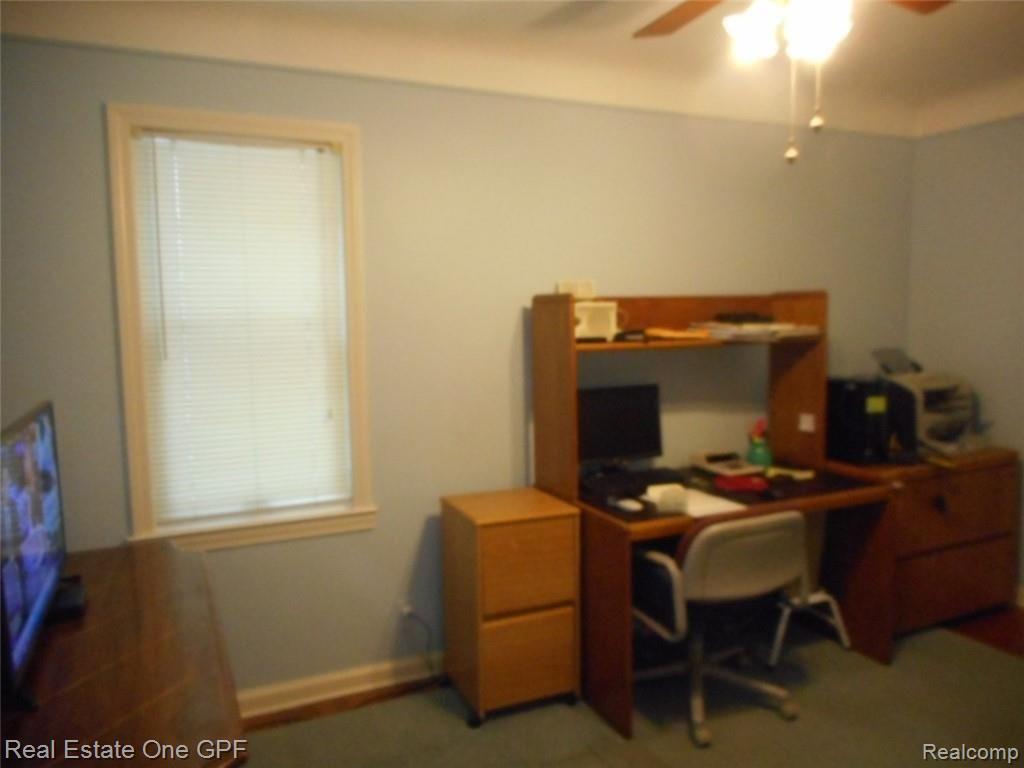 1099 Hawthorne Road Grosse Pointe Woods, MI 48236 - Photo 7 of 16