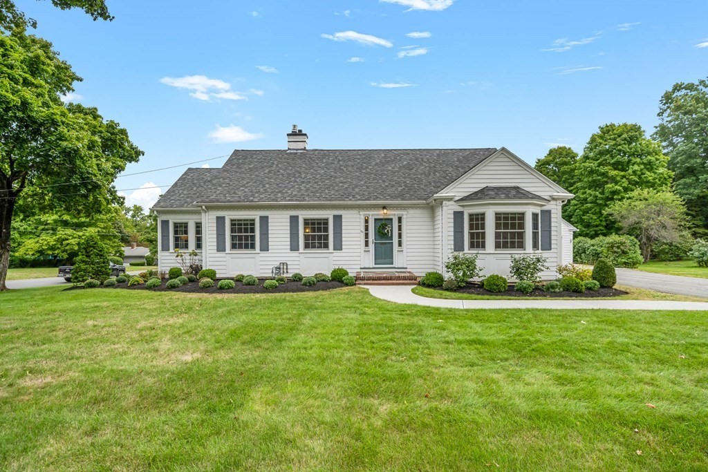 129 Lovejoy Road Andover, MA 01810 - Photo 1 of 35 Gallery Image 1