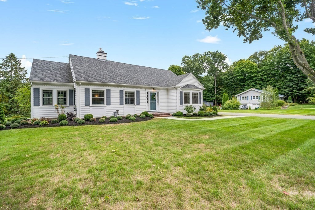 129 Lovejoy Road Andover, MA 01810 - Photo 35 of 35 Gallery Image 35