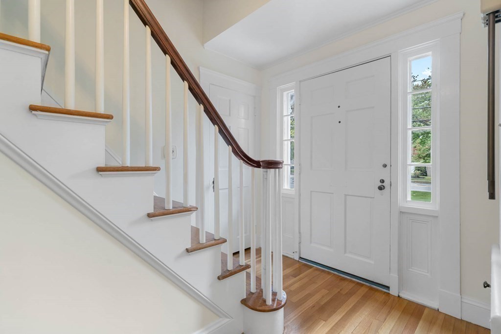 129 Lovejoy Road Andover, MA 01810 - Photo 4 of 35 Gallery Image 4