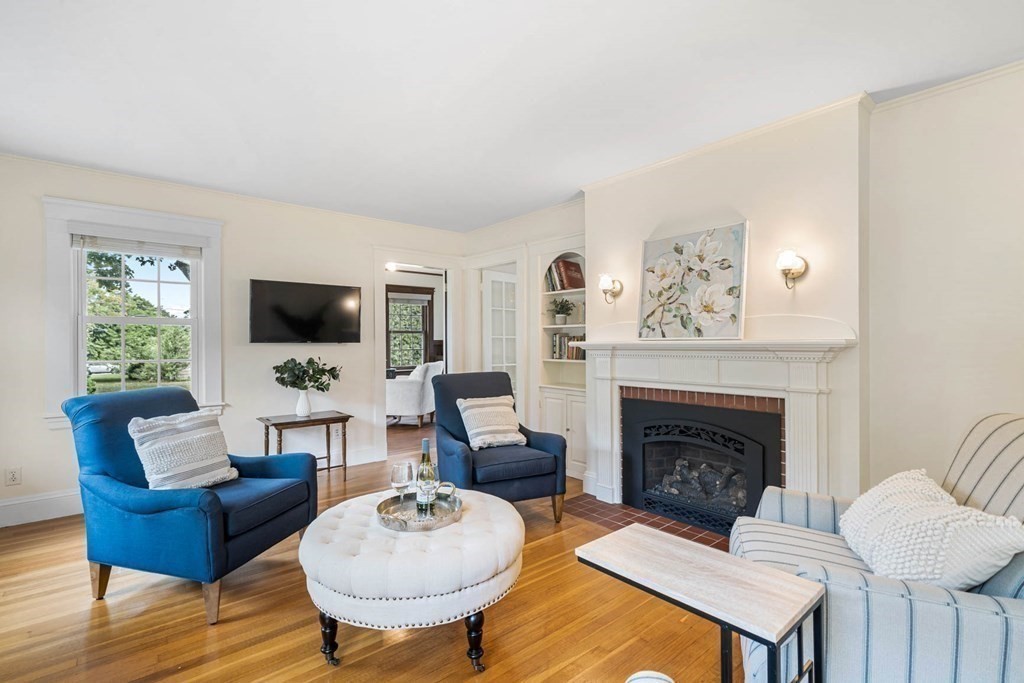 129 Lovejoy Road Andover, MA 01810 - Photo 5 of 35 Gallery Image 5