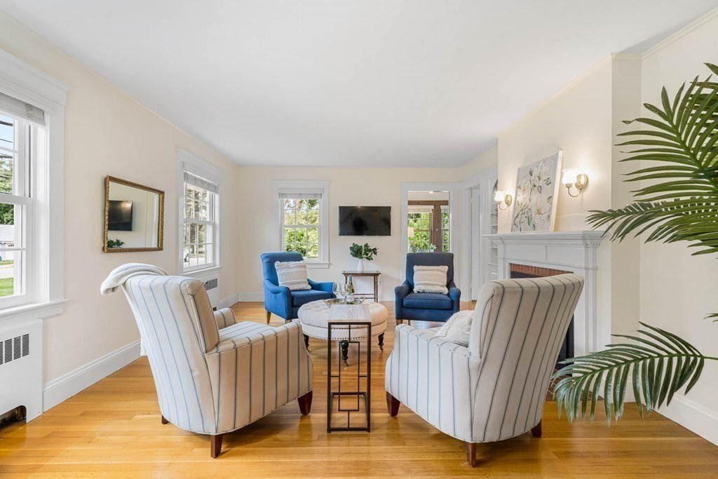 129 Lovejoy Road Andover, MA 01810 - Photo 7 of 35 Gallery Image 7