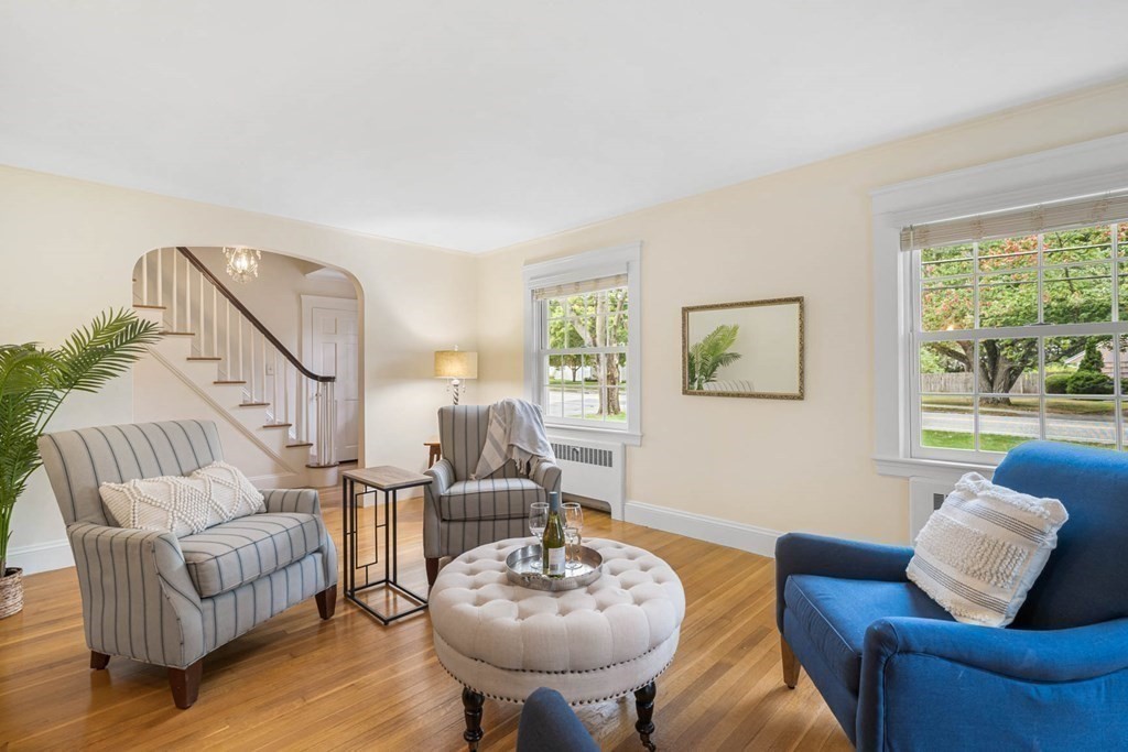 129 Lovejoy Road Andover, MA 01810 - Photo 8 of 35 Gallery Image 8