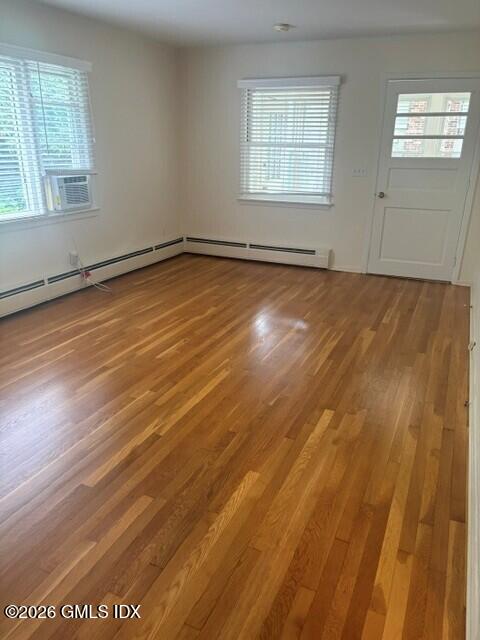 41 Hassake Road, Unit R Old Greenwich, CT 06870 - Photo 4 of 16 Living Room