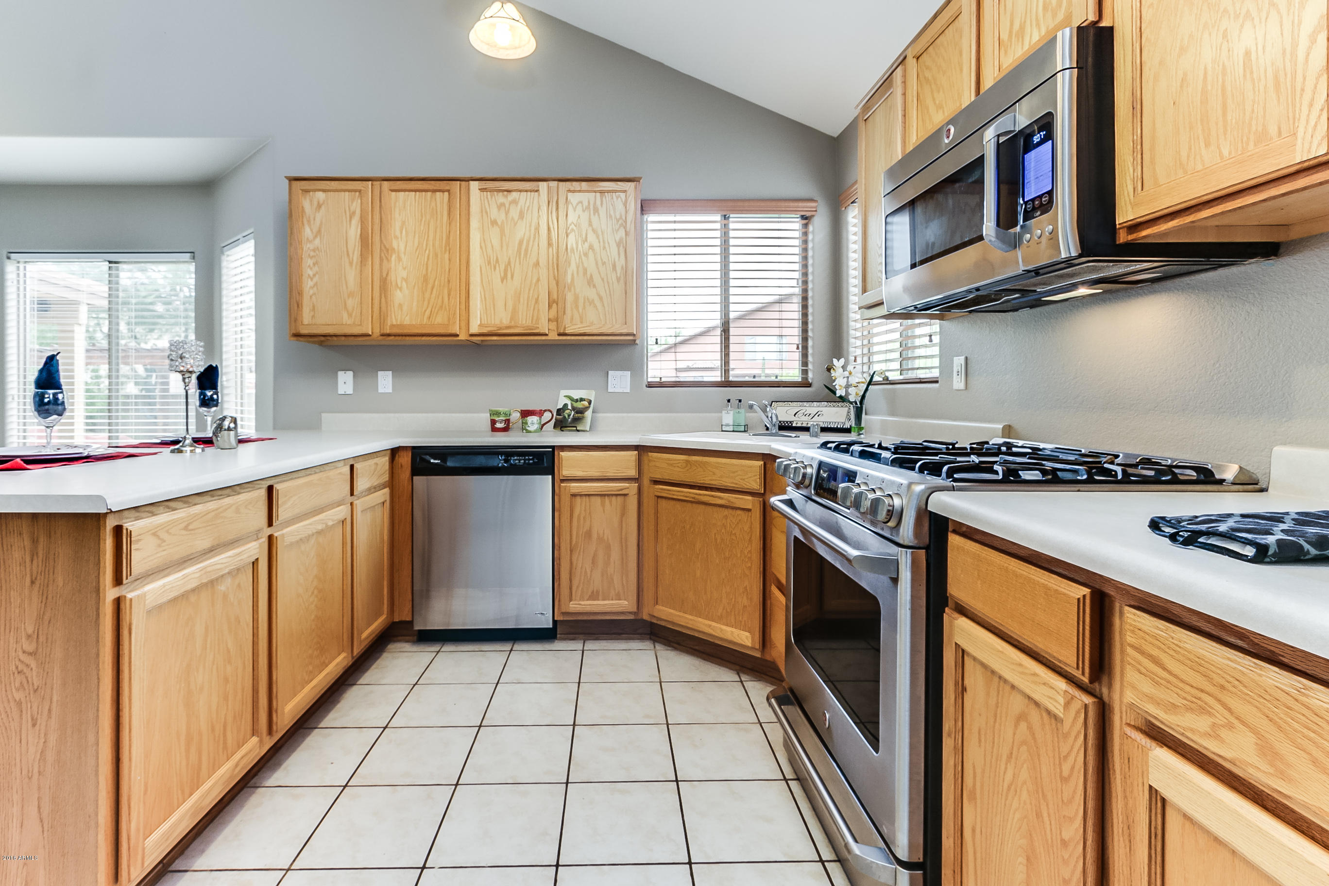 6422 West Briles Road Phoenix, AZ 85083 - Photo 10 of 65 Kitchen