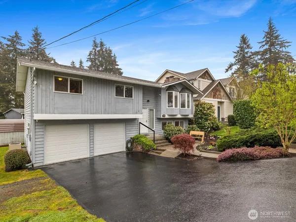 $824,950 | 22427 82nd Avenue West, Edmonds, WA 98026