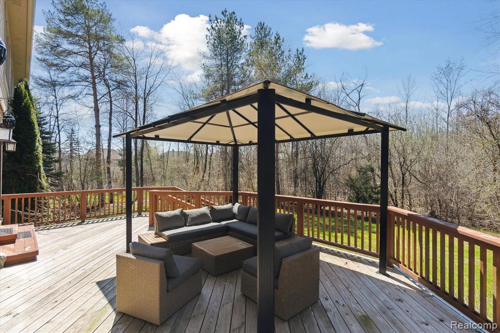 6808 Oakhurst Ridge Road Clarkston, MI 48348 - Photo 48 of 70