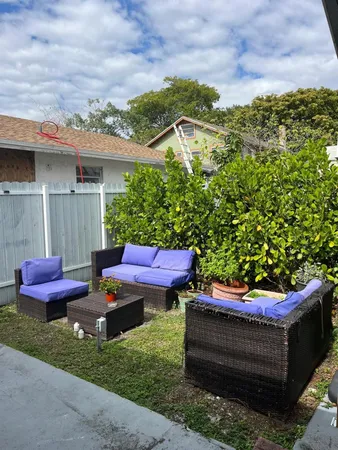 $1,400 | 735 Northeast 37th Street, Unit A, Oakland Park, FL 33334