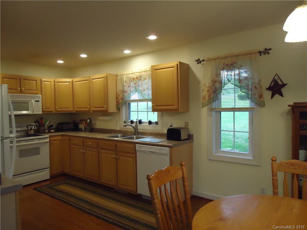 8 Bowman Ridge Road Hendersonville, NC 28739 - Photo 17 of 24