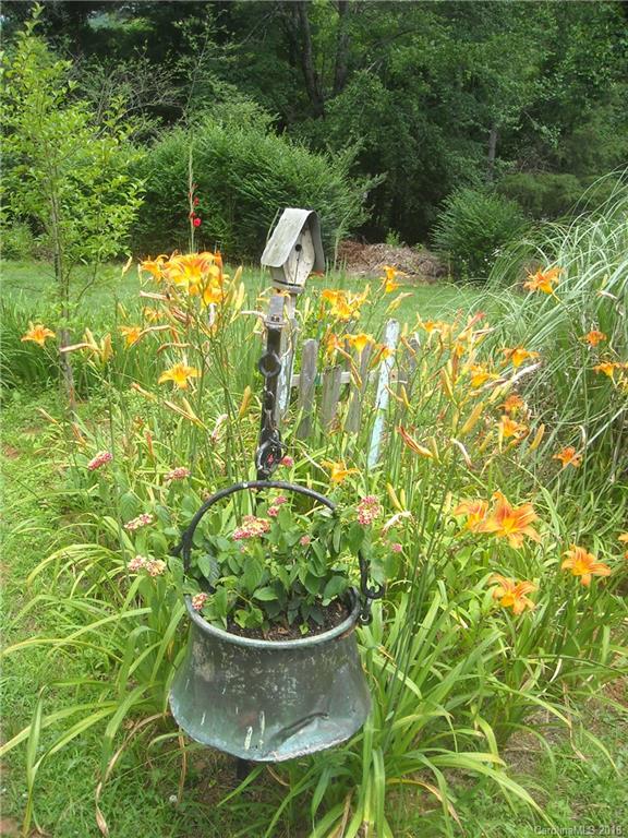 8 Bowman Ridge Road Hendersonville, NC 28739 - Photo 4 of 24