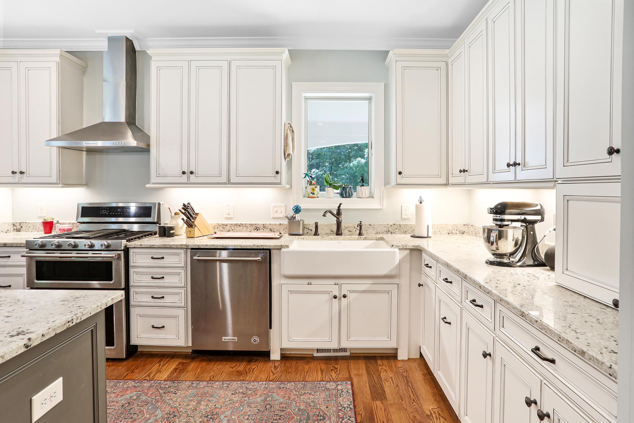 3411 Fenny Hill Road Delaplane, VA 20144 - Photo 21 of 75 Lots of drawers & cabinetry, incl appliance garage