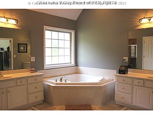 1022 Crestmont Road Hurricane, WV 25526 - Photo 9 of 16 Master Bath/Spa.