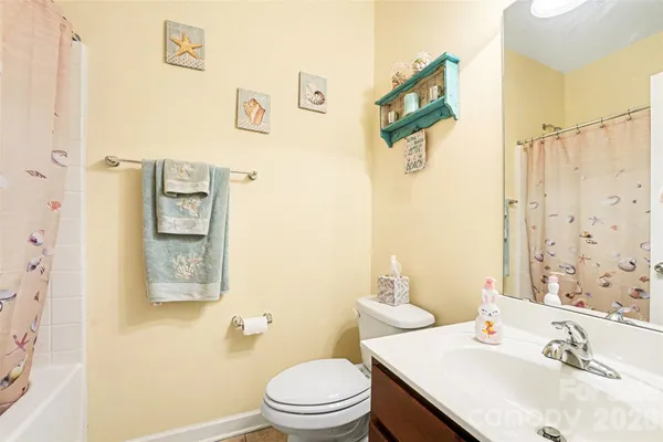 a close up view of a washer and dryer
